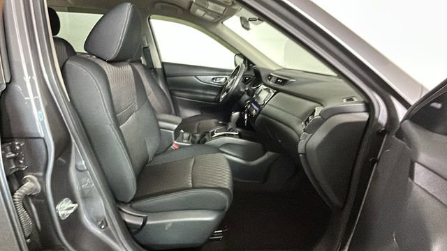 Used 2020 Nissan Rogue S FWD image 30