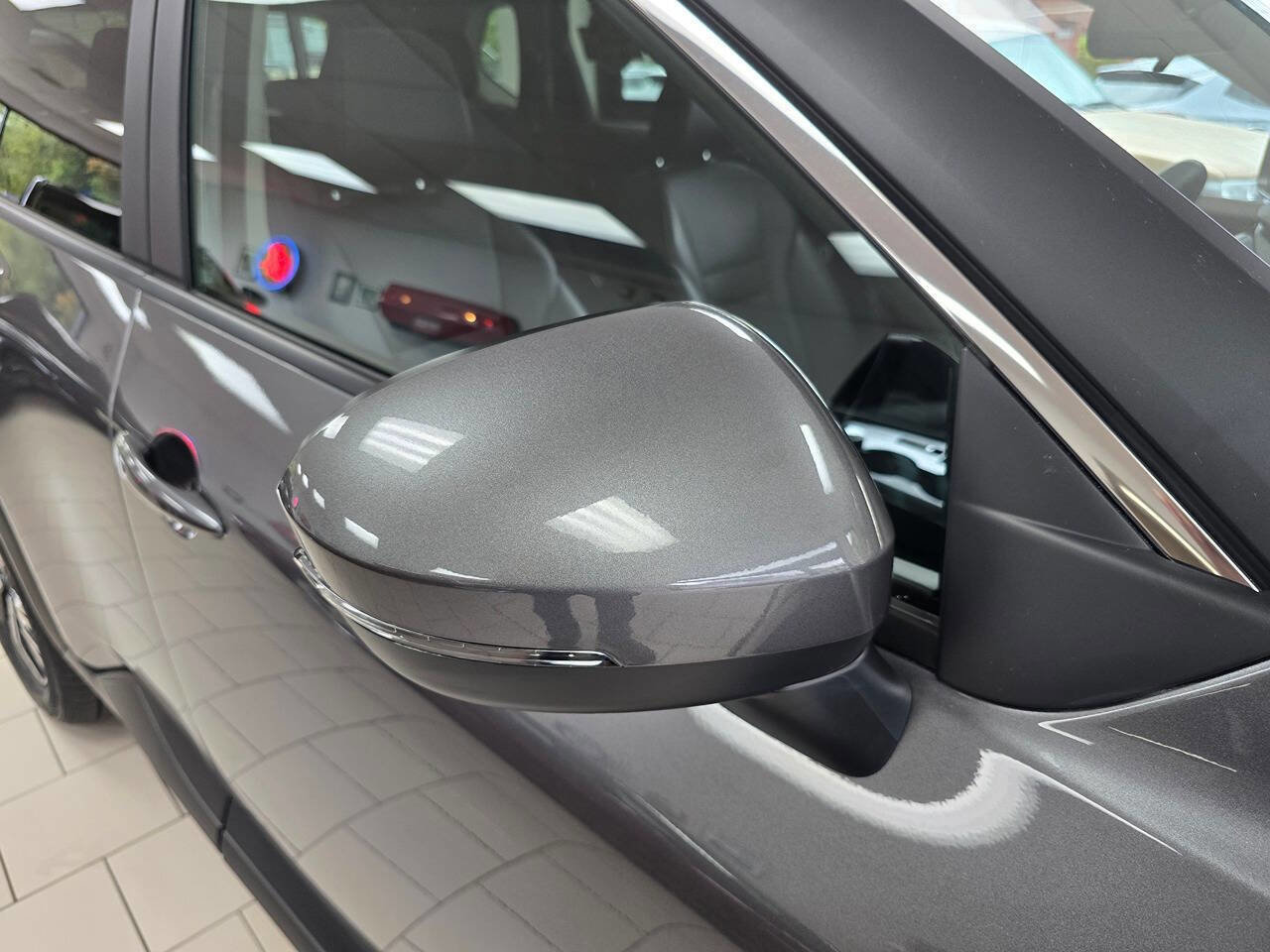 Used 2023 Nissan Rogue SV w/ SV Premium B Package image 14