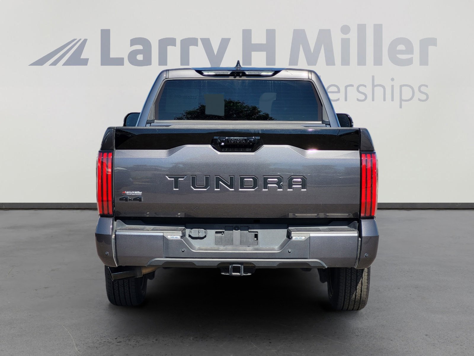Used 2023 Toyota Tundra Platinum AWD/4WD image 6
