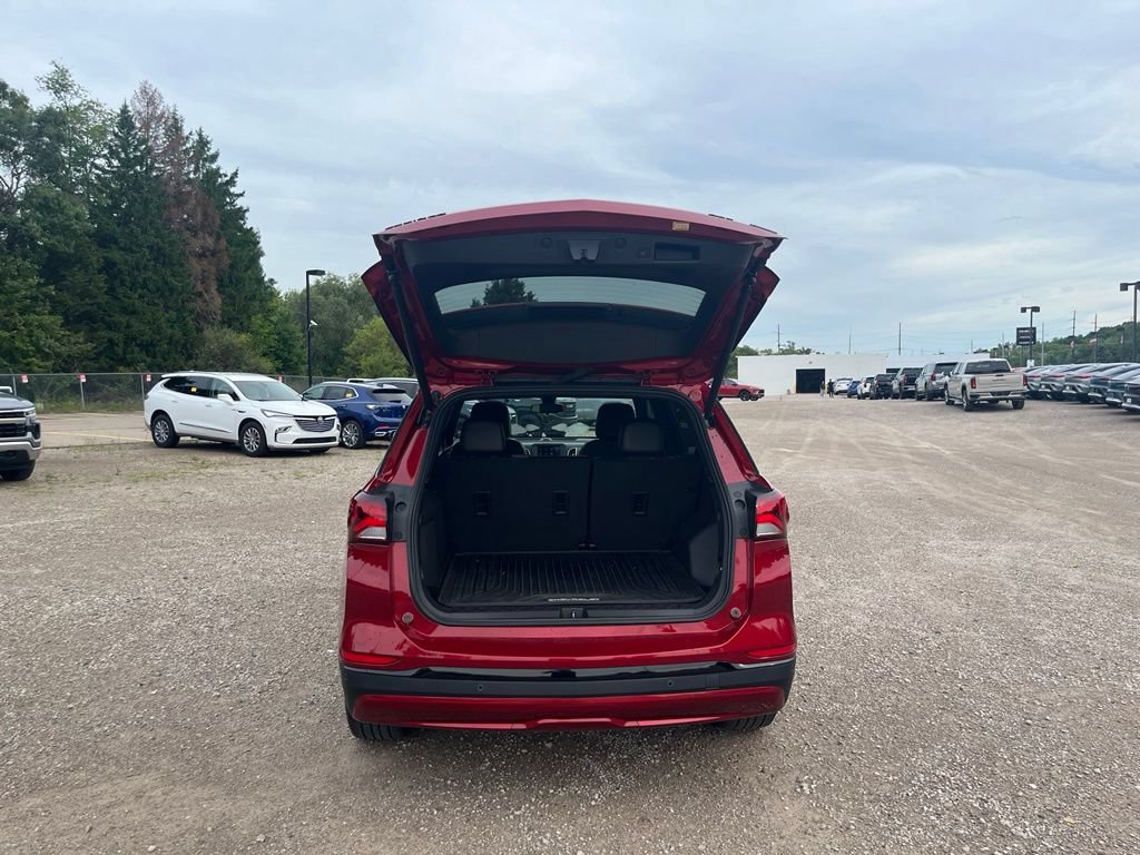 Used 2024 Chevrolet Equinox RS AWD/4WD image 11
