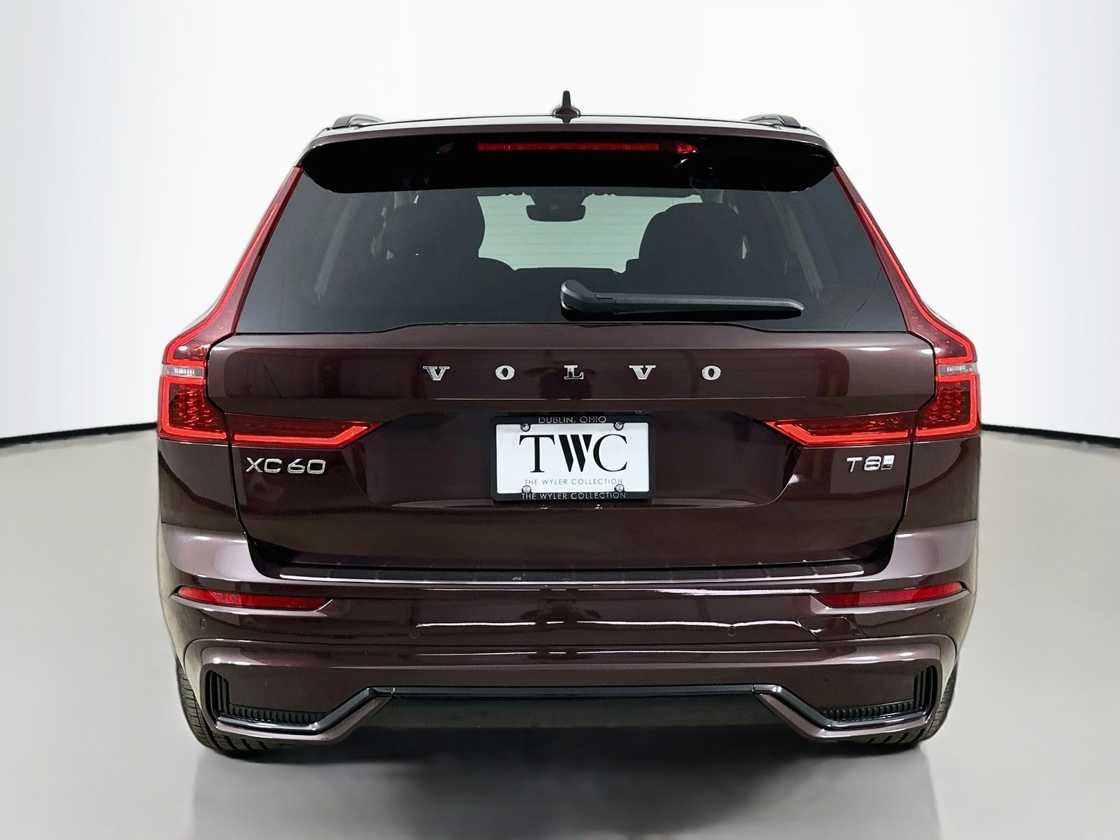 New 2026 Volvo XC60 T8 Plus w/ Protection Package Premier AWD/4WD image 6