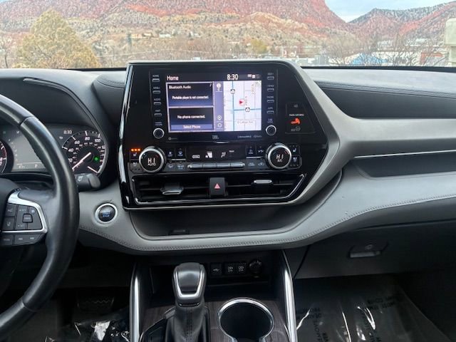 Used 2021 Toyota Highlander Limited image 14