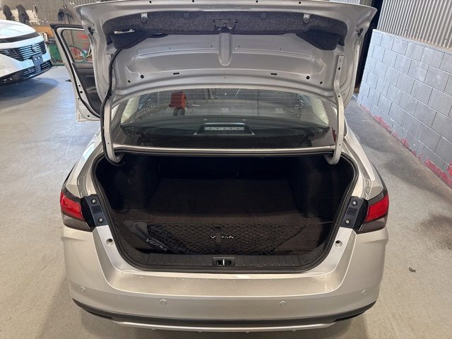 New 2025 Nissan Versa SR w/ Trunk Package image 13