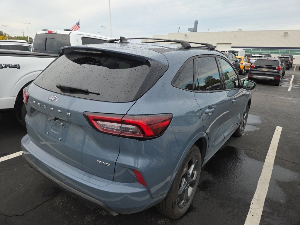 Certified 2024 Ford Escape ST-Line w/ Tech Pack #1 AWD/4WD image 8