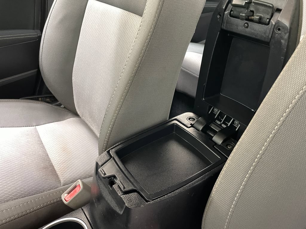 Used 2015 Toyota Corolla LE FWD image 29