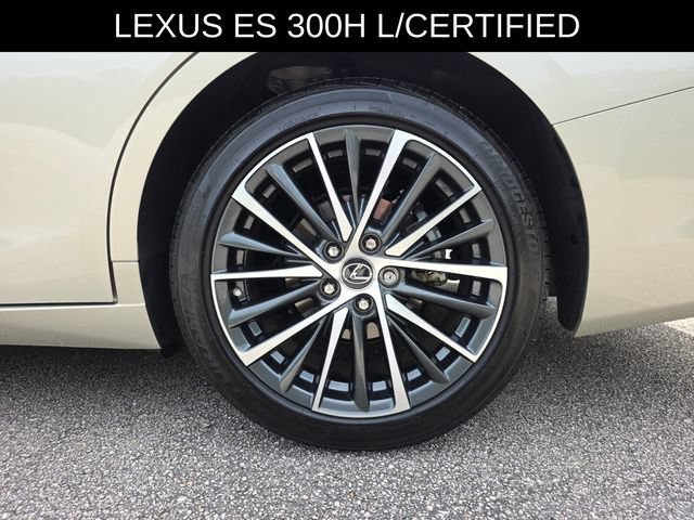 Used 2025 Lexus ES 300h w/ Premium Package FWD image 15