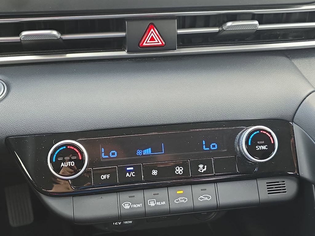 Certified 2023 Hyundai Elantra SEL image 22