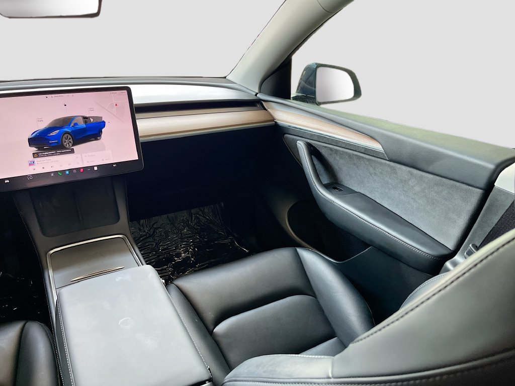 Used 2025 Tesla Model Y Long Range RWD image 24