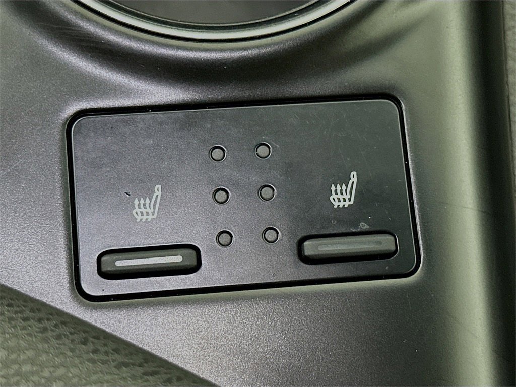 Used 2018 Toyota Camry XLE image 23