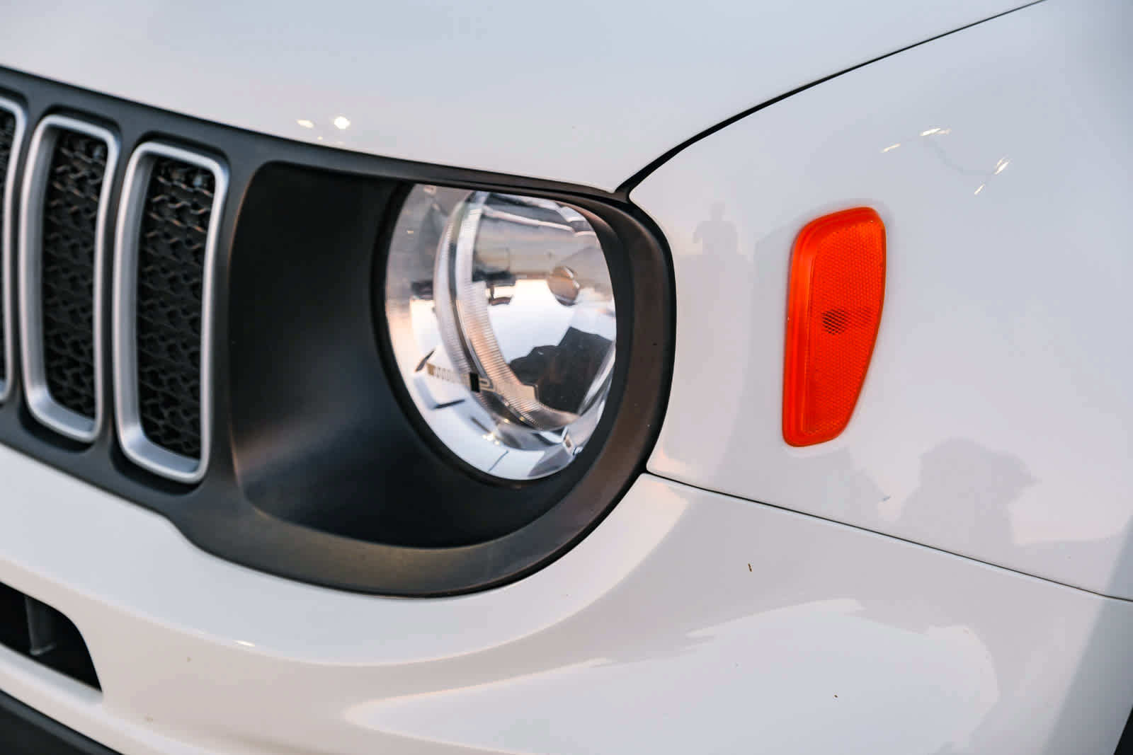 Used 2023 Jeep Renegade Latitude AWD/4WD image 12