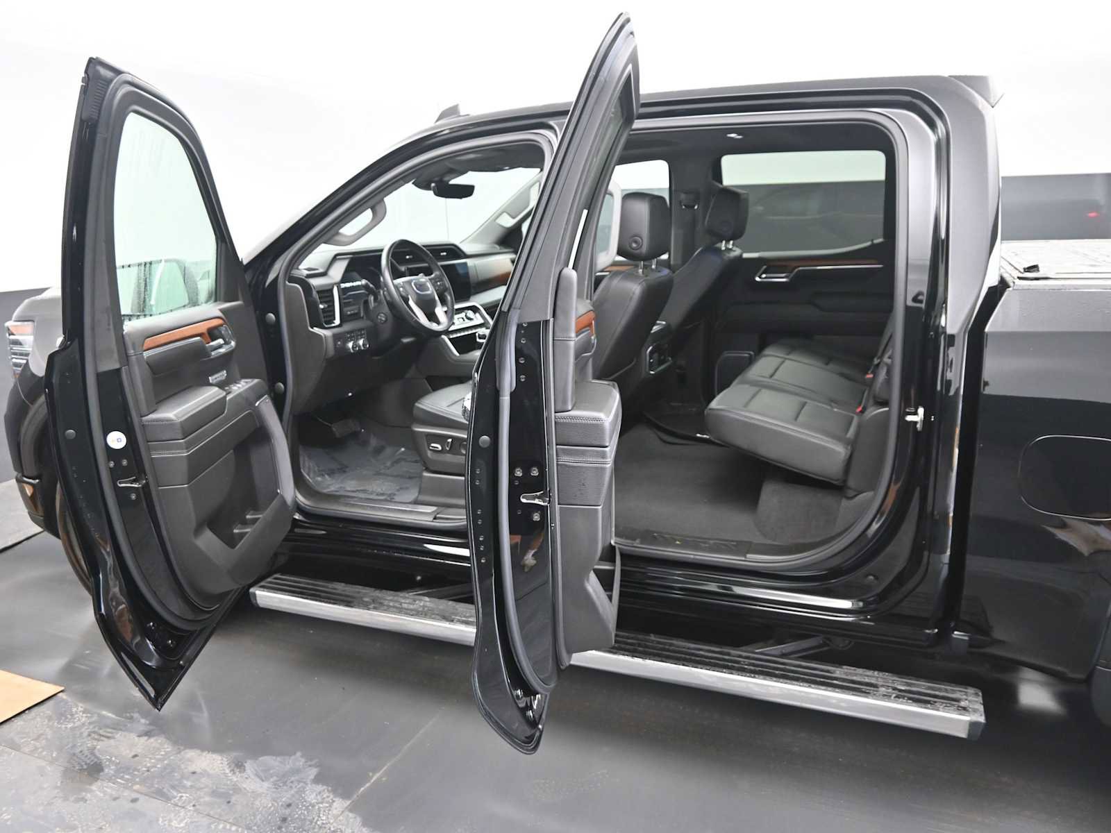 Used 2023 GMC Sierra 1500 Denali w/ Denali Reserve Package AWD/4WD image 24