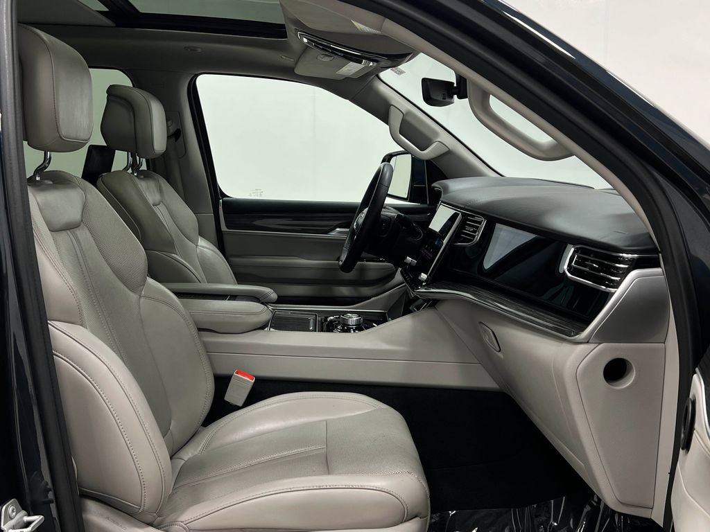 Used 2022 Jeep Wagoneer Series III w/ Premium Group I image 37