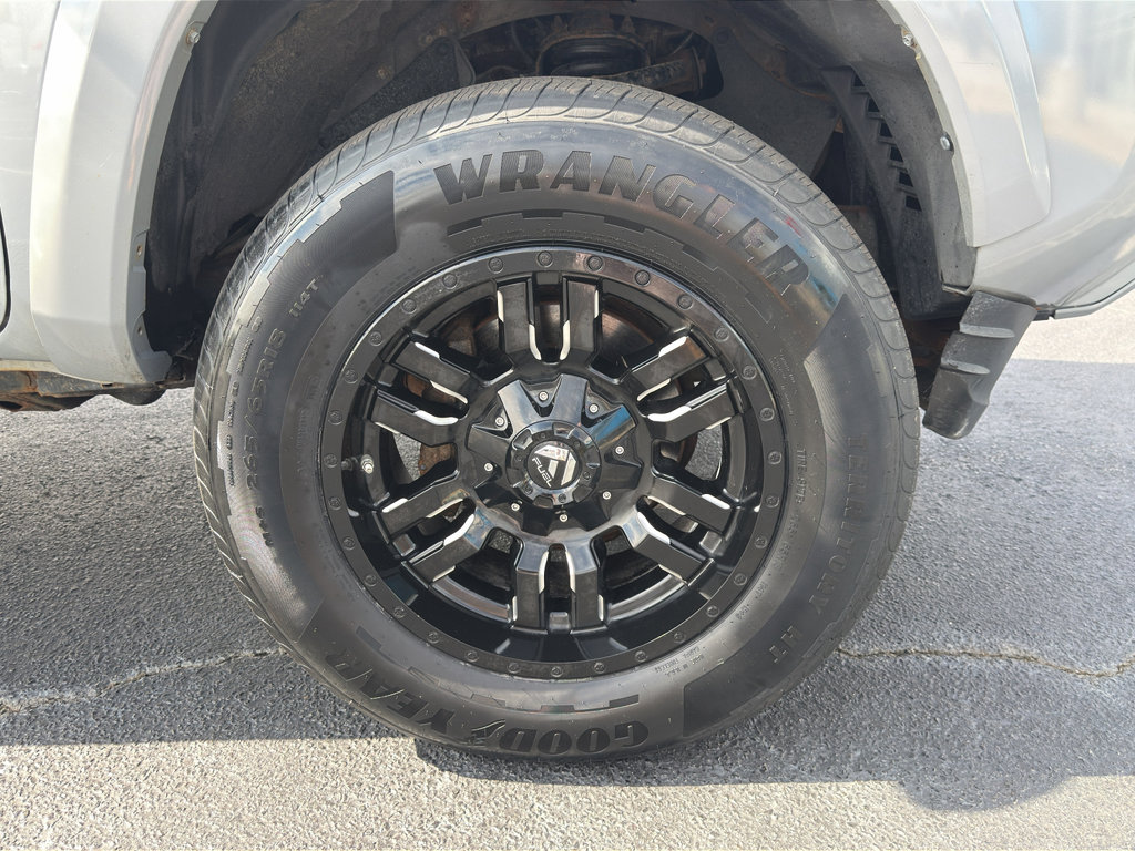 Used 2018 Toyota Tacoma Limited AWD/4WD image 33