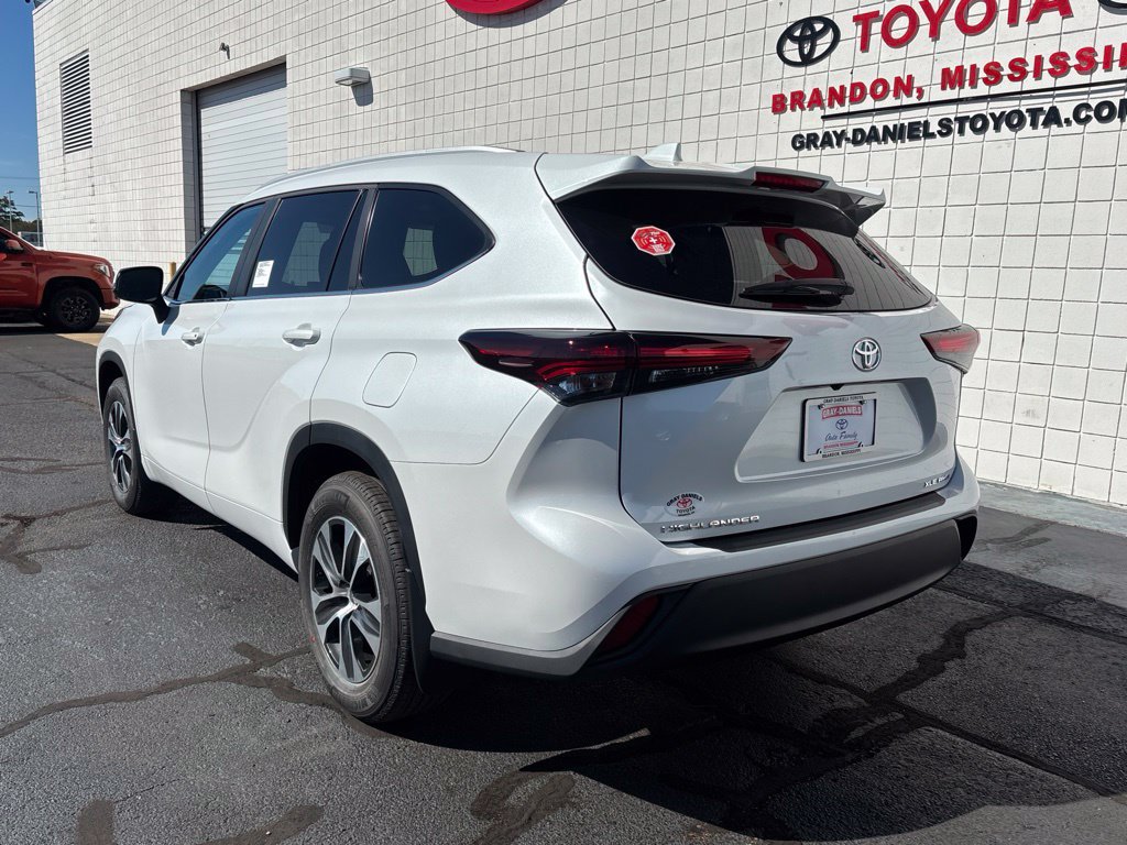 New 2026 Toyota Highlander XLE AWD/4WD image 6