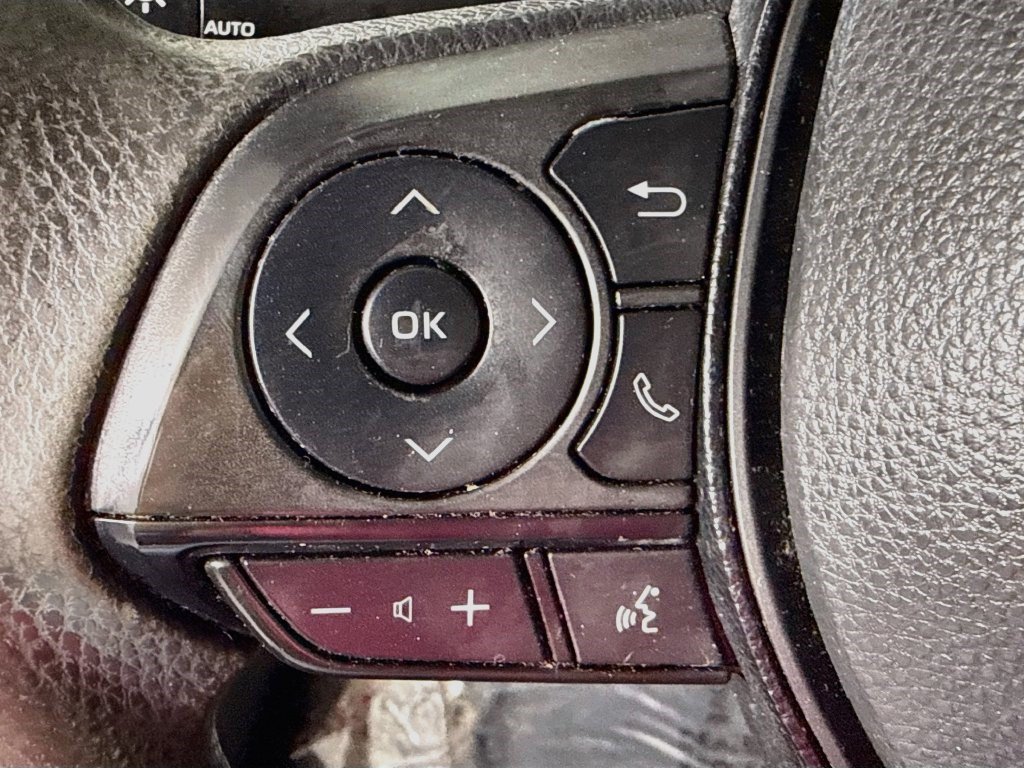 Used 2021 Toyota Corolla LE w/ LE Convenience Package FWD image 13