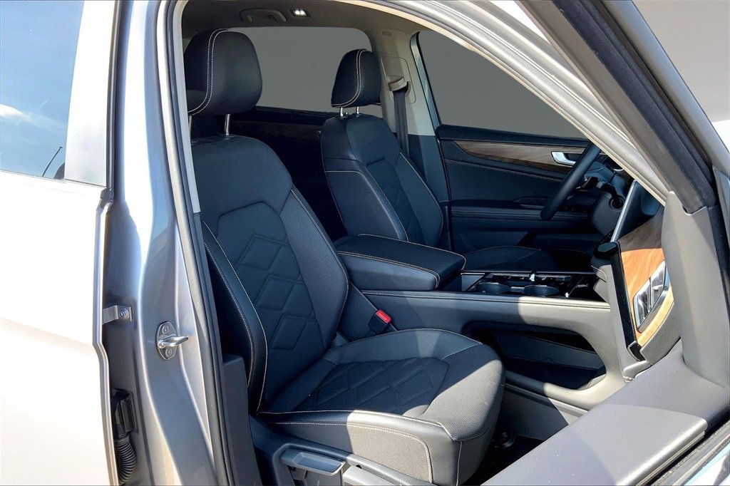 Used 2024 Volkswagen Atlas SE image 7