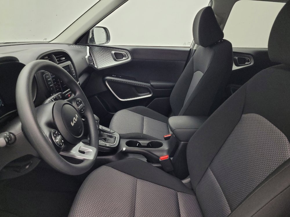 Used 2025 Kia Soul S image 17