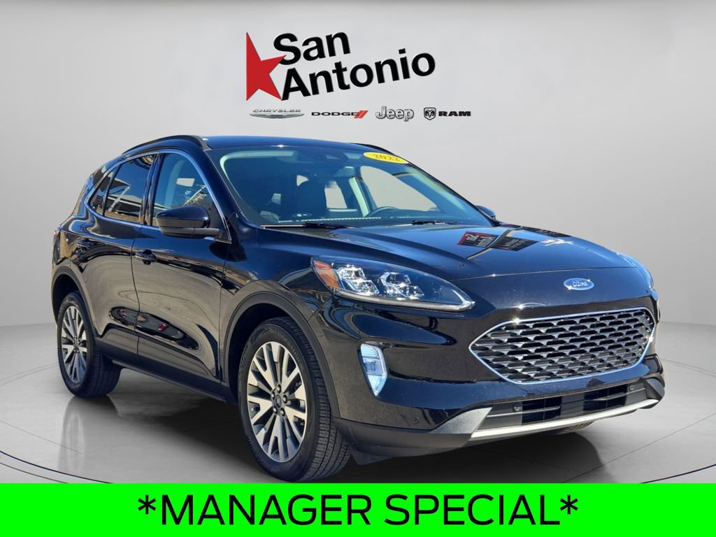 Used 2022 Ford Escape Titanium image 2