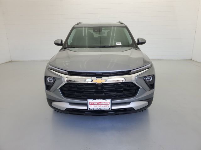 Used 2024 Chevrolet TrailBlazer LT w/ Driver Confidence Package image 3