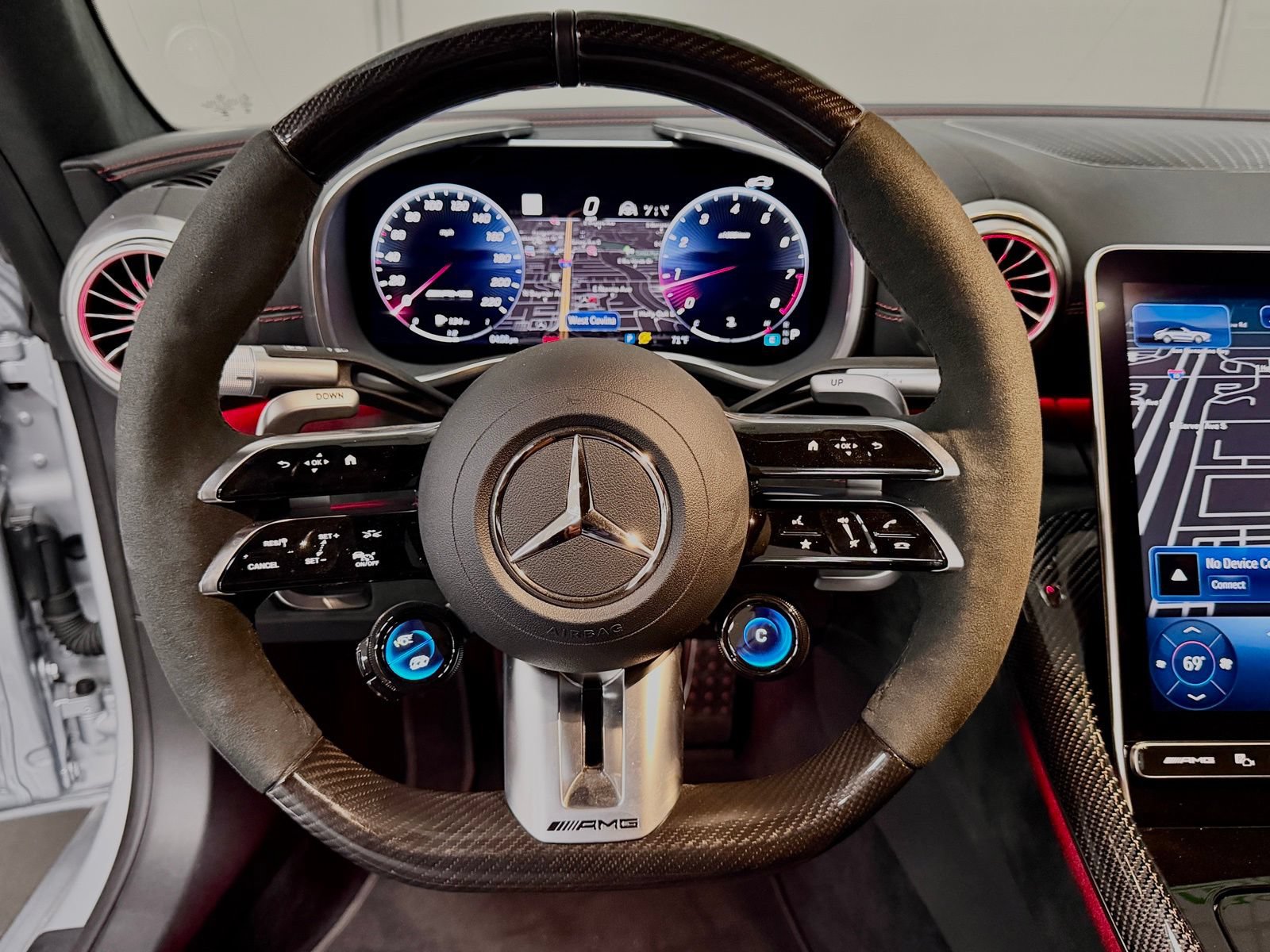 Used 2024 Mercedes-Benz SL 63 AMG 4MATIC image 27