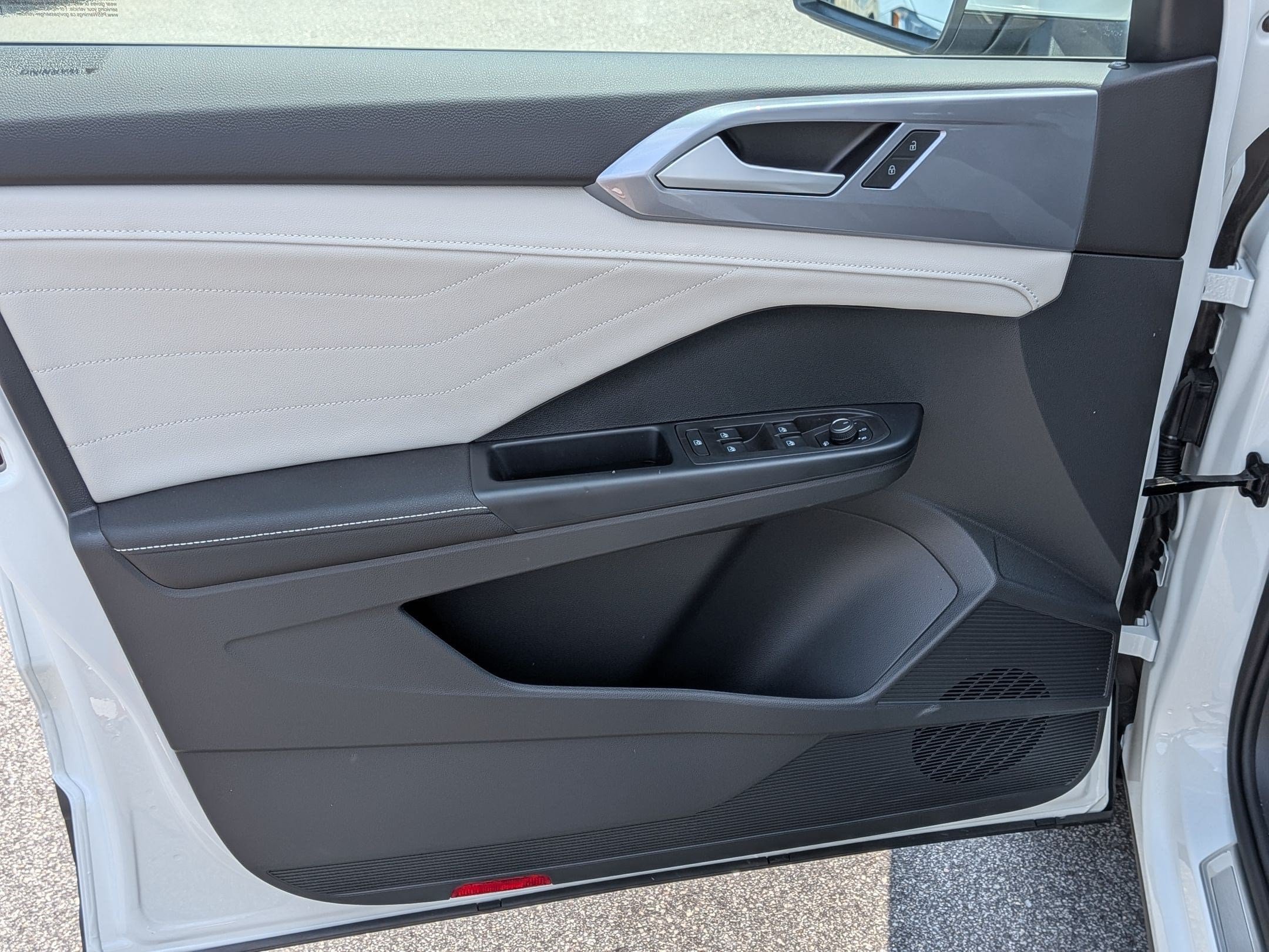 New 2026 Volkswagen Taos SEL AWD/4WD image 11
