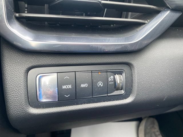 Used 2026 GMC Acadia AT4 w/ LPO, Floor Liner Package AWD/4WD image 22