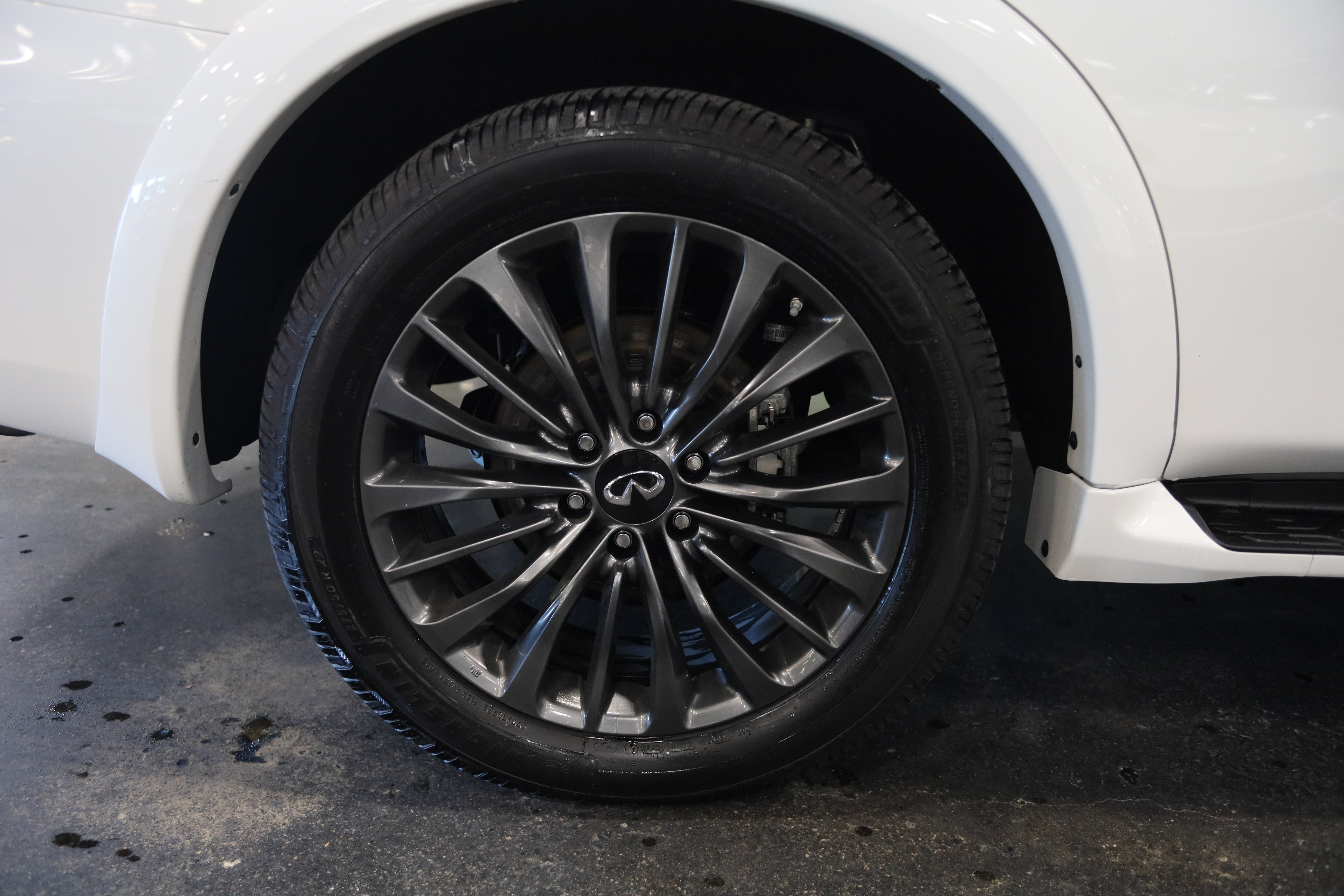 Used 2024 INFINITI QX80 Sensory w/ Cargo Package AWD/4WD image 11