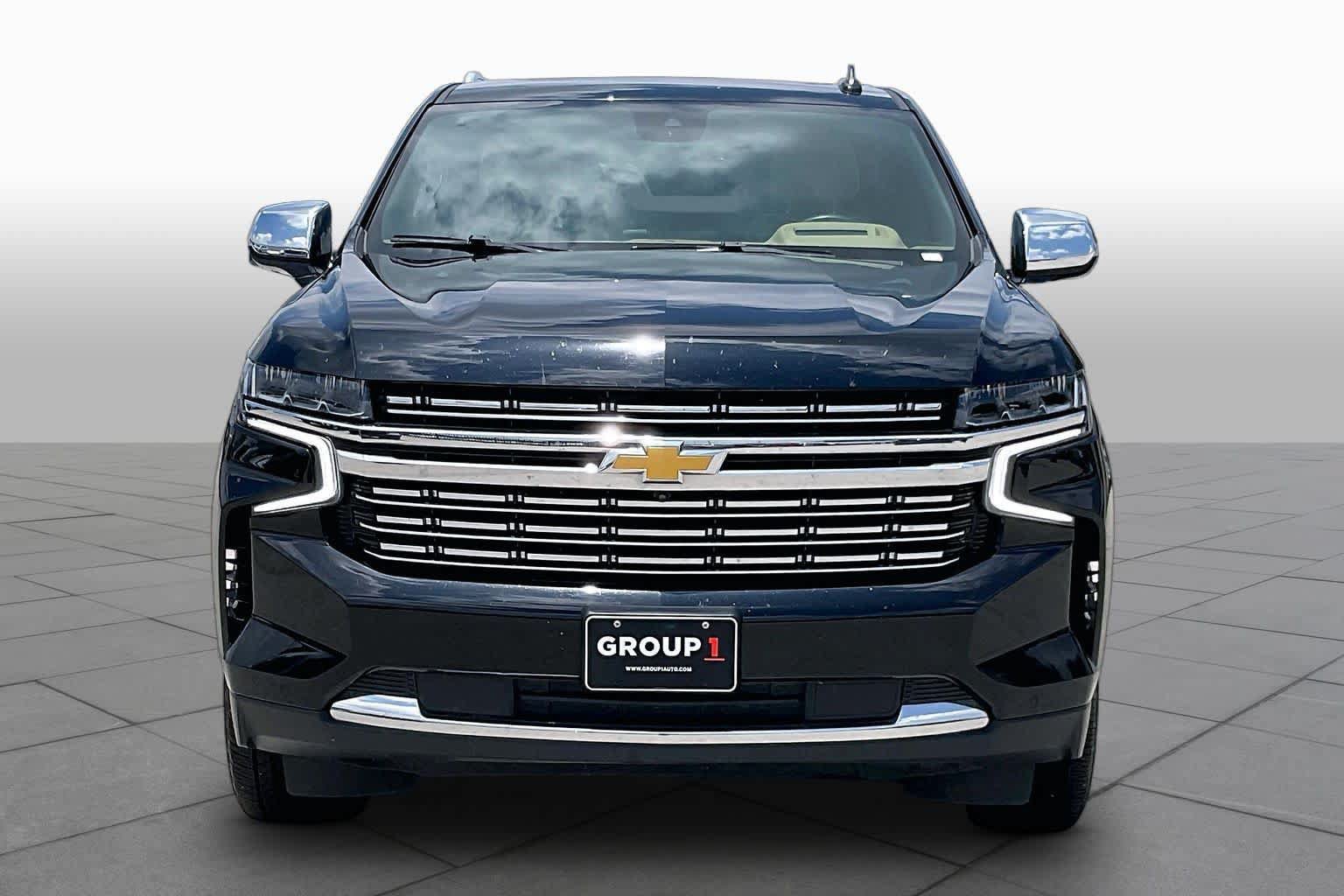 Used 2023 Chevrolet Suburban Premier AWD/4WD image 4