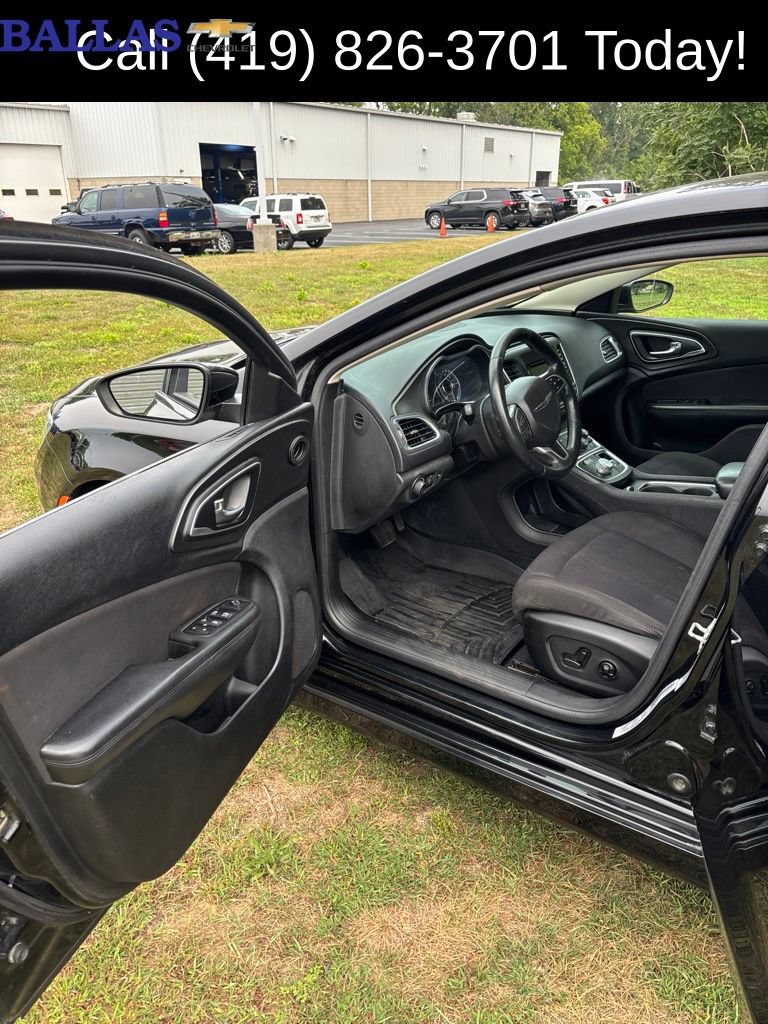 Used 2015 Chrysler 200 Limited w/ Convenience Group FWD image 10