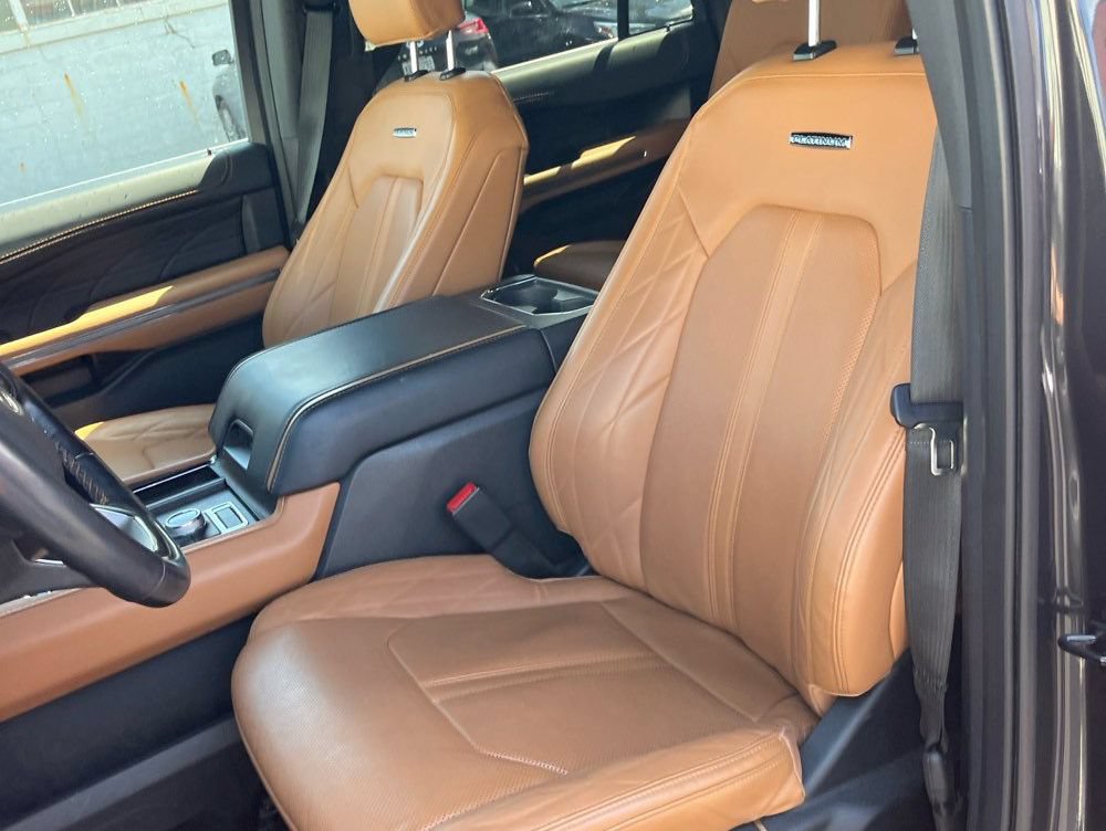 Used 2023 Ford Expedition Max Platinum AWD/4WD image 5