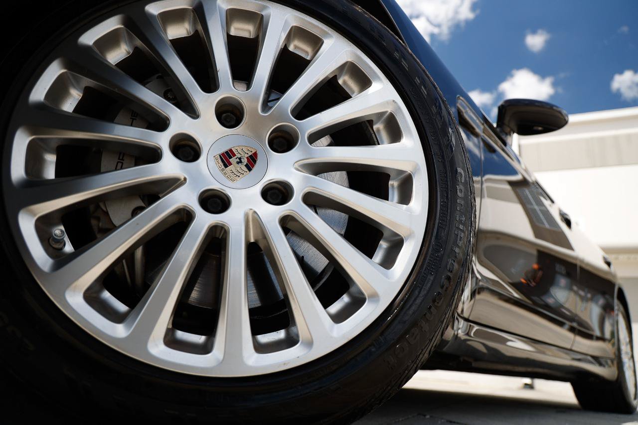 Used 2014 Porsche Panamera S RWD image 29