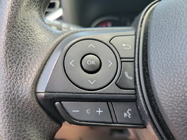 Used 2024 Toyota RAV4 XLE FWD image 28
