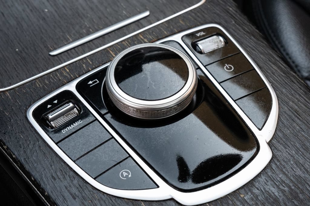 Used 2019 Mercedes-Benz C 300 Sedan image 16