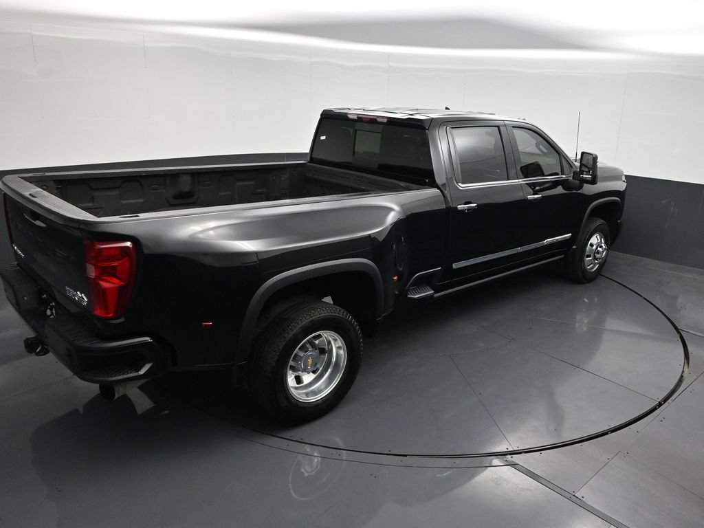 Used 2026 Chevrolet Silverado 3500 High Country w/ High Country Premium Package AWD/4WD image 21