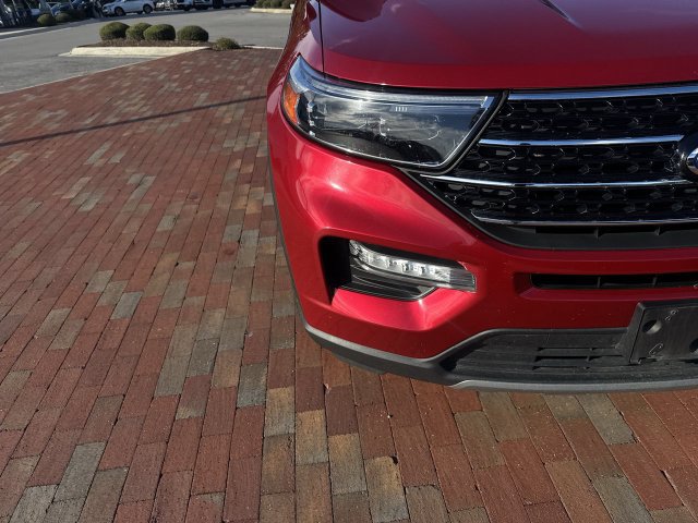 Used 2020 Ford Explorer XLT w/ Equipment Group 202A AWD/4WD image 21