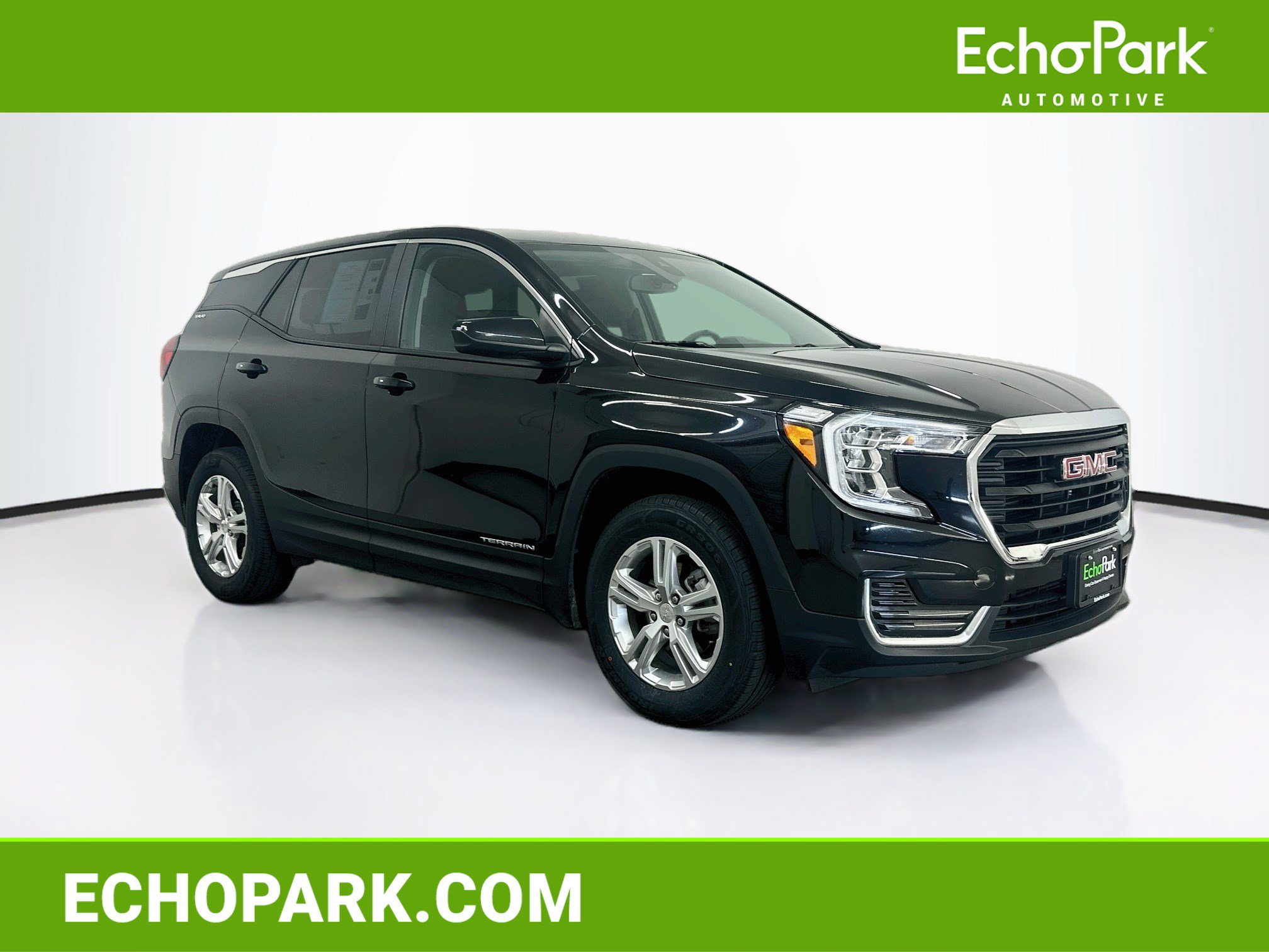 Used 2024 GMC Terrain SLE AWD/4WD image 1