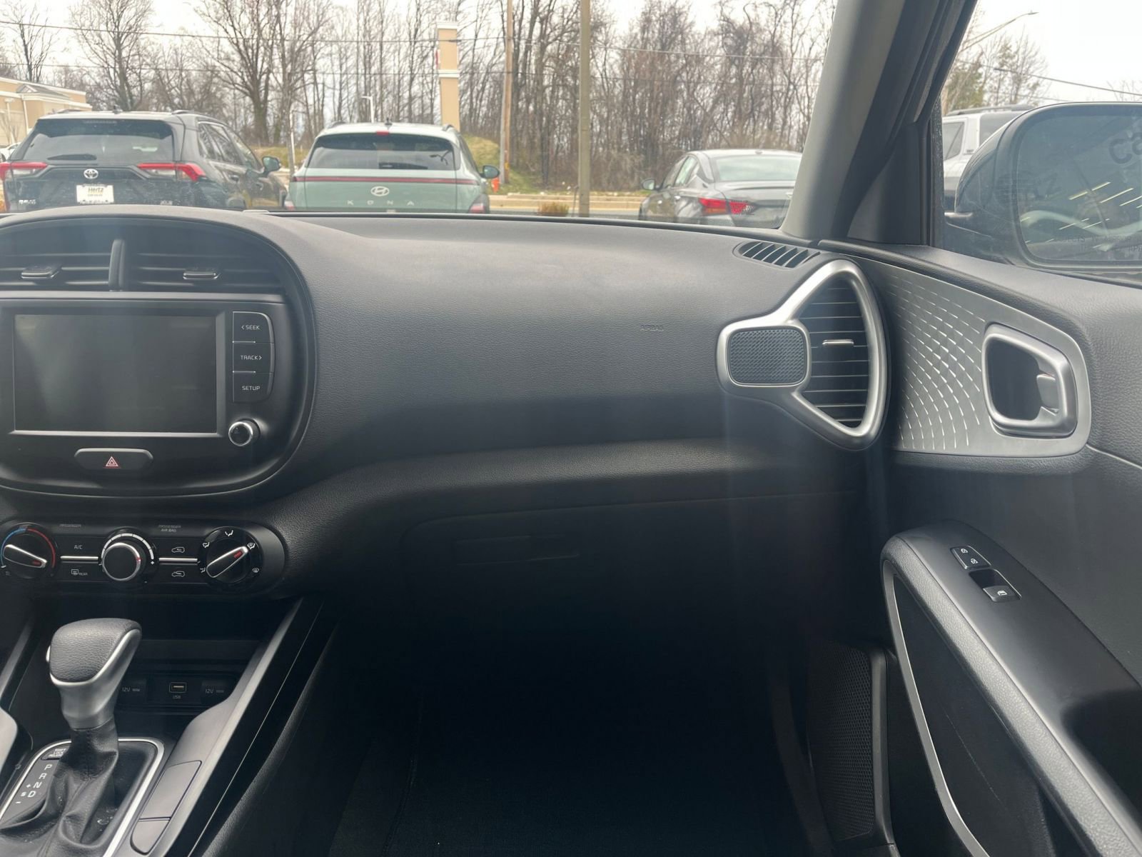 Used 2025 Kia Soul LX w/ LX Technology Package image 33