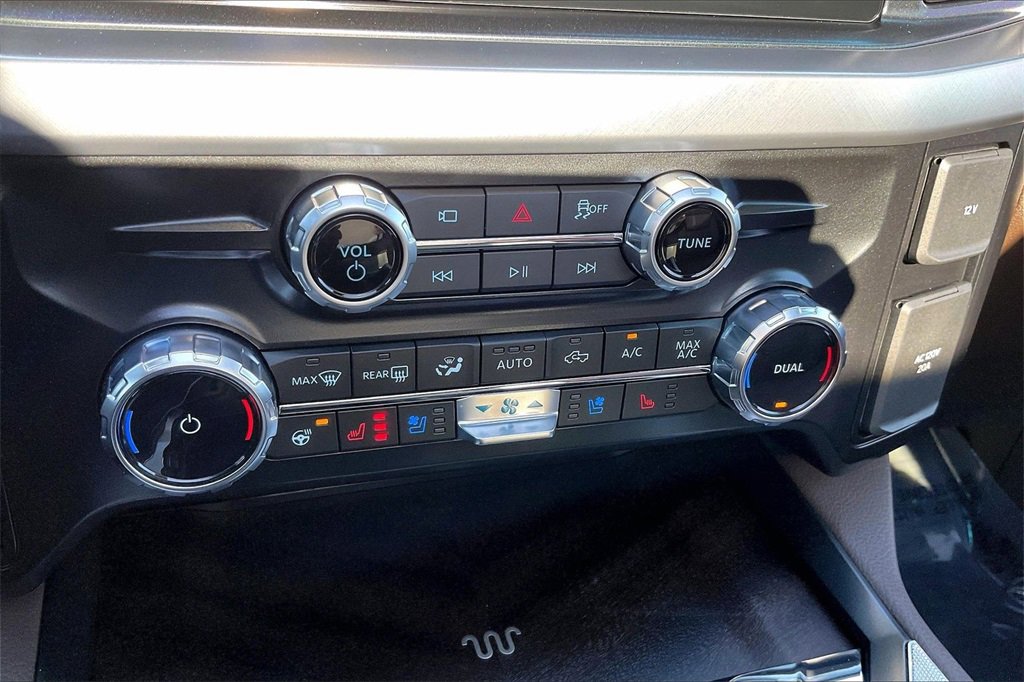 Used 2026 Ford F250 King Ranch w/ Chrome Package image 32