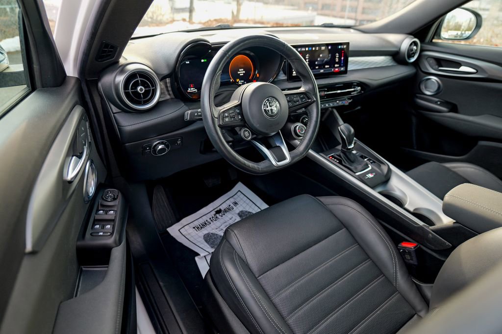 New 2024 Alfa Romeo Tonale Ti image 16