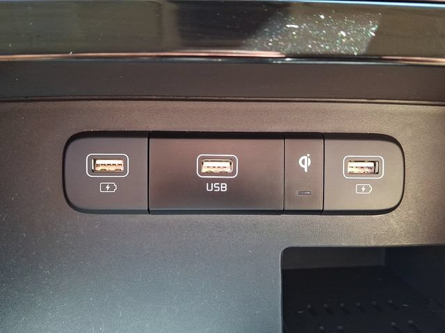 Certified 2024 Kia Carnival EX FWD image 24