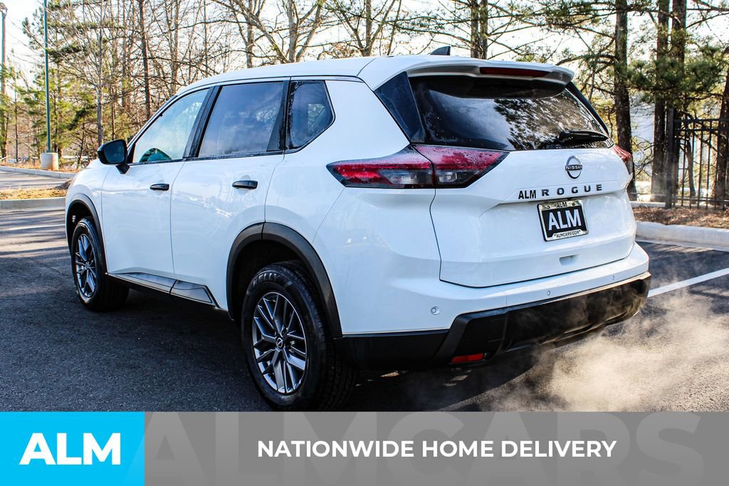 Used 2024 Nissan Rogue S image 5