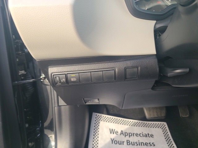 Used 2022 Toyota Corolla LE image 25