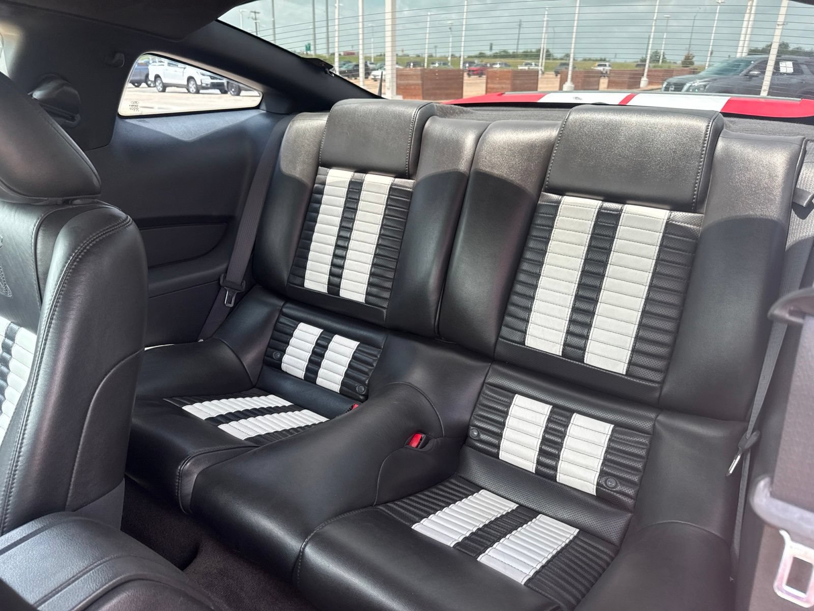 Used 2010 Ford Mustang Shelby GT500 RWD image 13