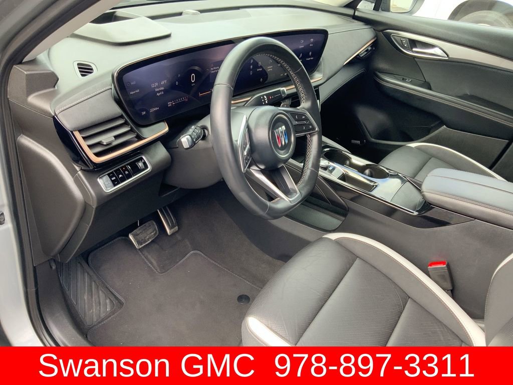 Certified 2025 Buick Envision Sport Touring image 11