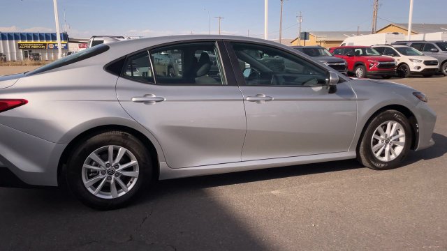 Used 2026 Toyota Camry LE FWD image 2
