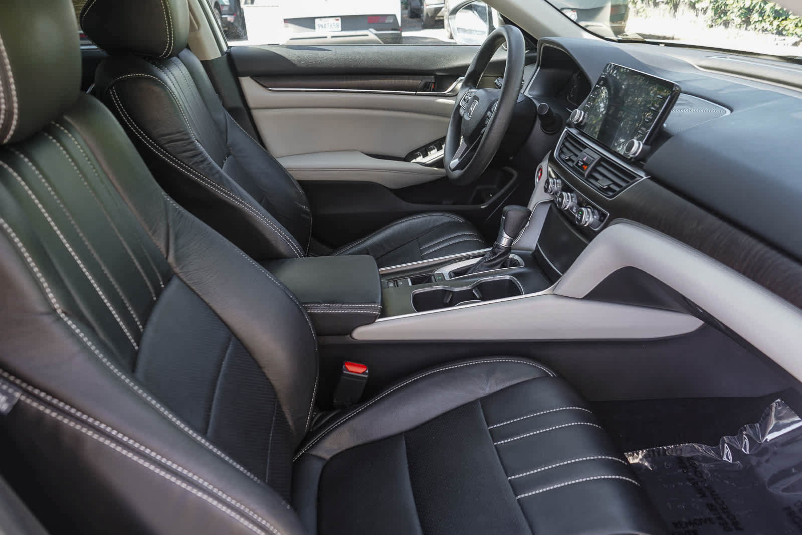 Used 2018 Honda Accord EX image 17