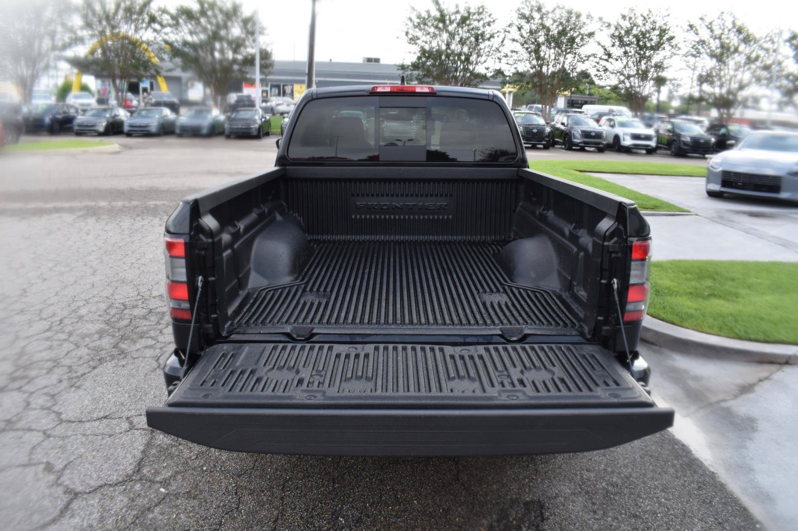 Certified 2025 Nissan Frontier SV RWD image 10