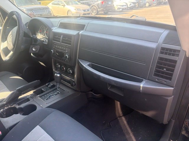 Used 2010 Jeep Liberty Sport AWD/4WD image 19