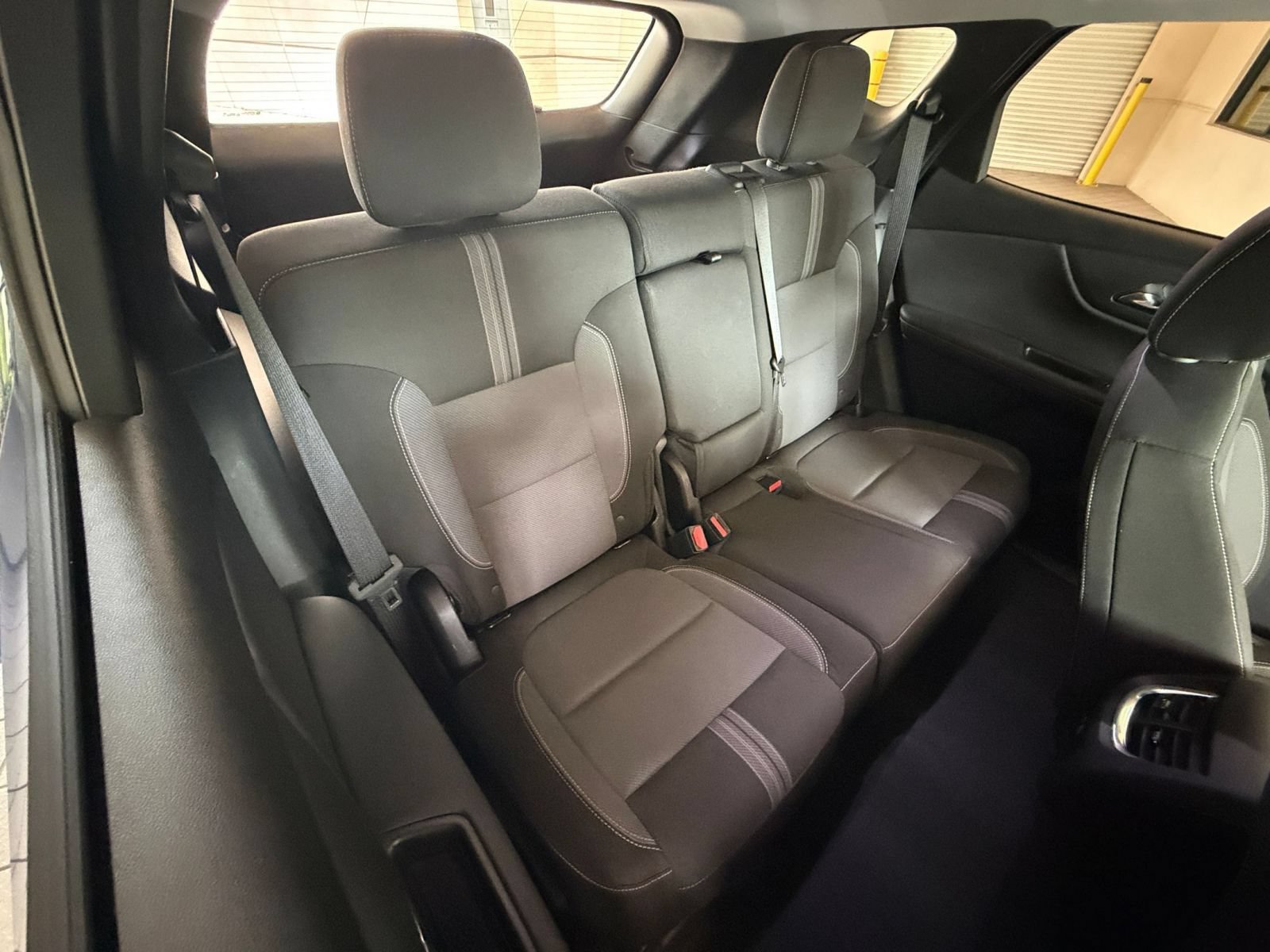 Used 2025 Chevrolet Blazer LT FWD image 33