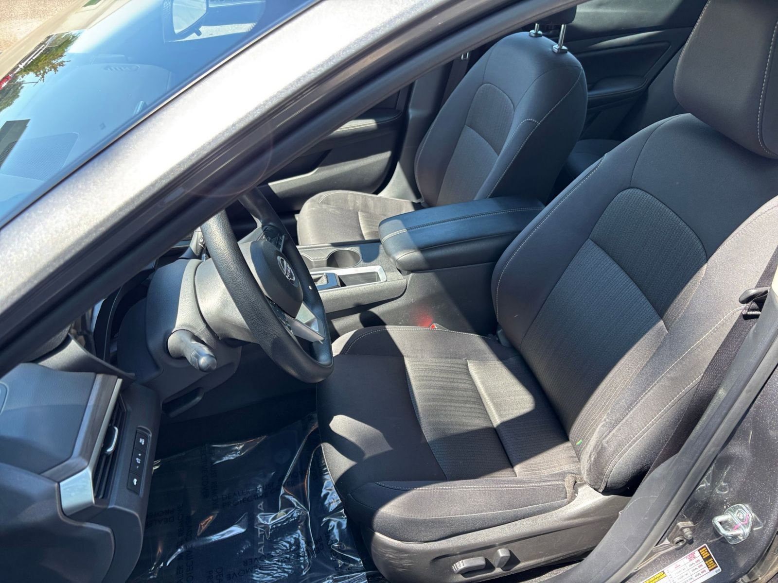 Used 2025 Nissan Altima 2.5 SV FWD image 37